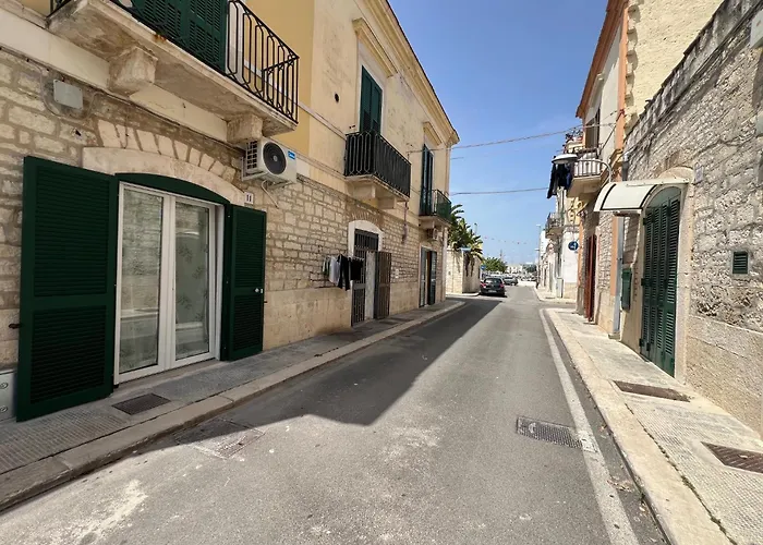 Marina Bed & Breakfast 4*